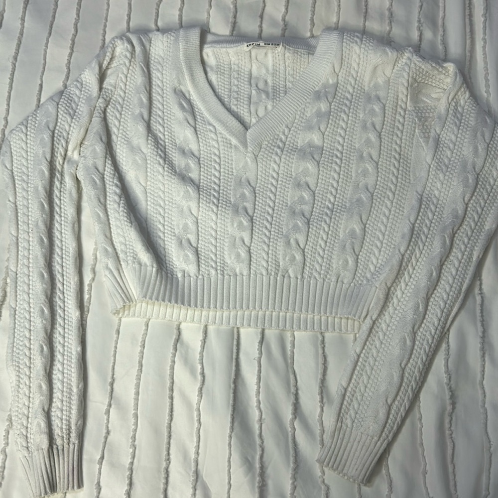 SHEIN cropped sweater. 13-14 Year.